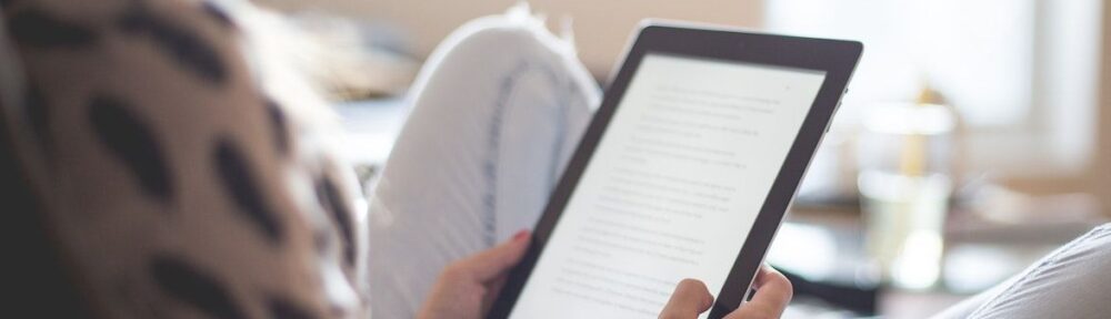 Is it better for eyes to read on Kindle or iPad?